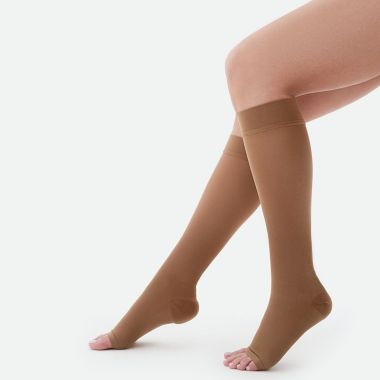 VENOTEKS 7753-001 Гольфы VENOTEKS медицинские компрессионные Комфорт (Comfort) 2 кл. компрессии, открытый мыс, бежевые